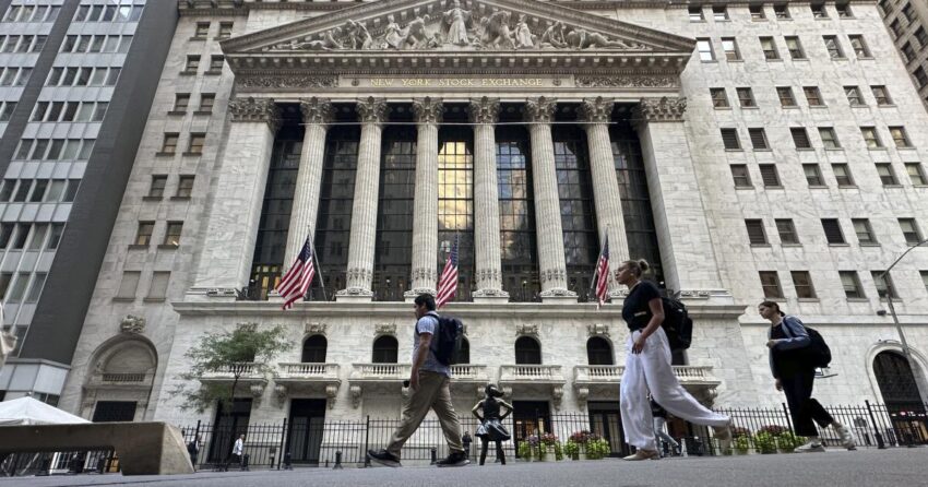 Wall Street memperpanjang kerugian seiring jatuhnya saham teknologi dan energi